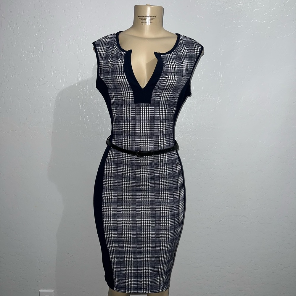 Plaid Sleeveless Dress with Belt